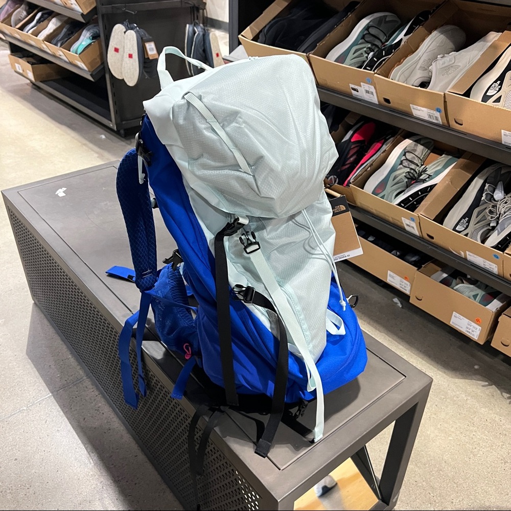 The north face youth Terra 55 backpack - Picture 2 of 9